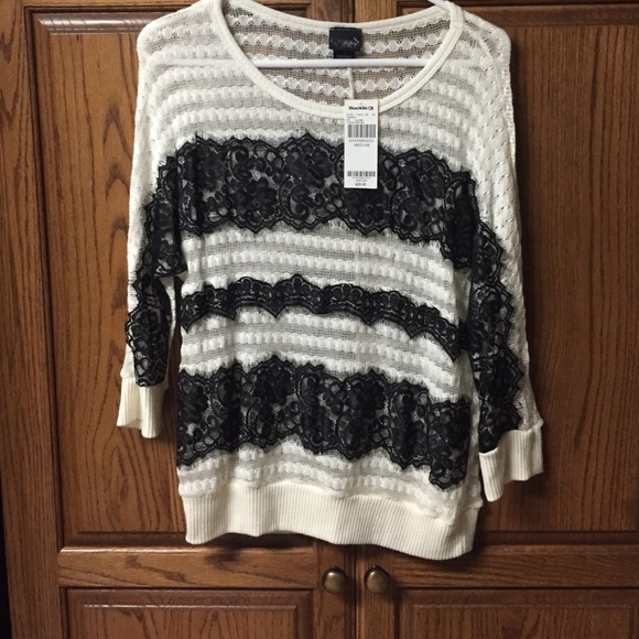 Sweater - Picture 1 of 2